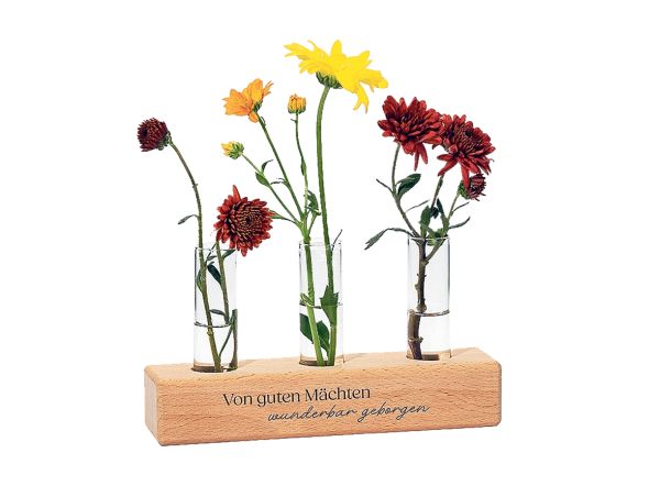 Blumenvase aus Buchenholz mit Reagenzgläsern und Bonhoeffer Zitat als Gravur