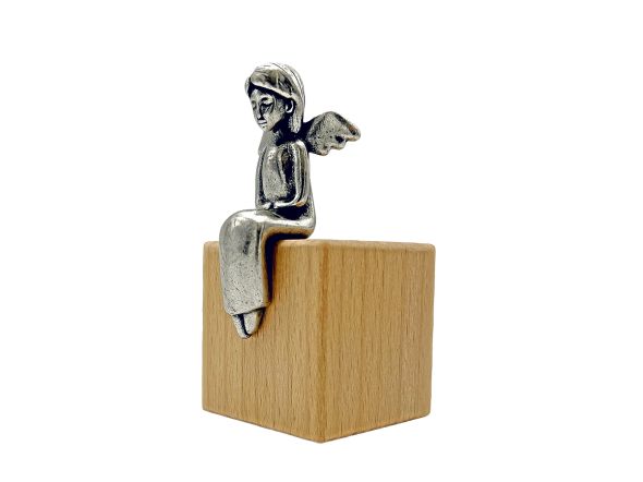 Schutzengel auf Holzwürfel